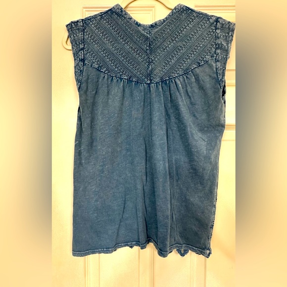 Lucky Brand Denim Shirt - Picture 2 of 3